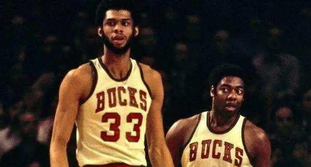 队后防的几 队后防的几